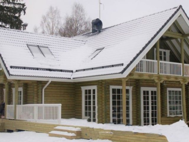 constructing log cabin home