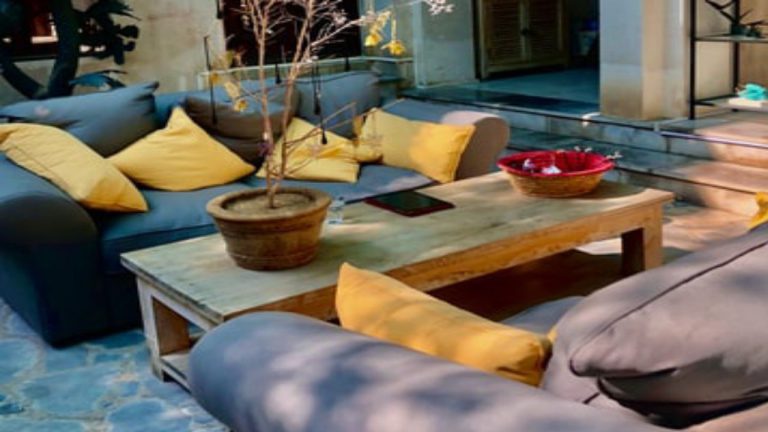15 Creative Ideas to Arrange Furniture in a Living Room