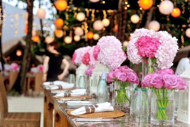 7 Tips to Hosting an Outdoor Wedding at Home
