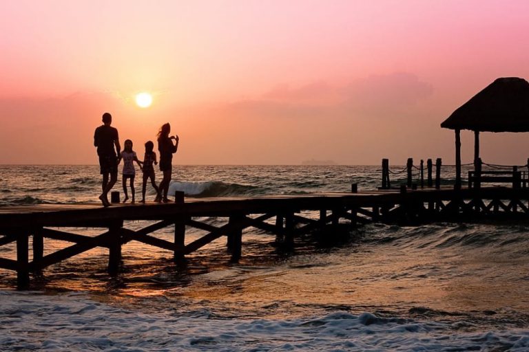 How to Plan a Family Vacation: 3 Useful Tips