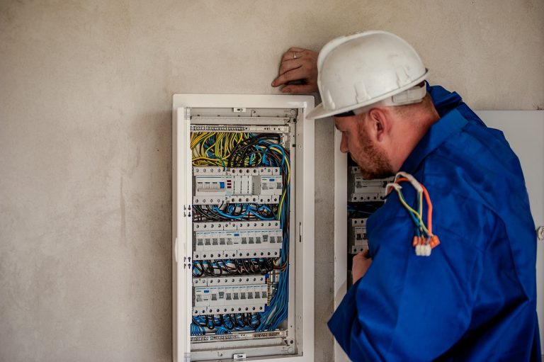 How to Find the Best Electrical Contractors