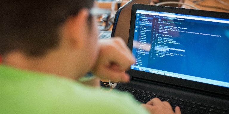The Pros and Cons of Online Coding Lessons for Students