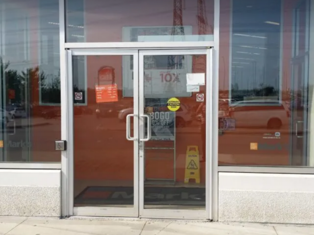how to choose storefront door