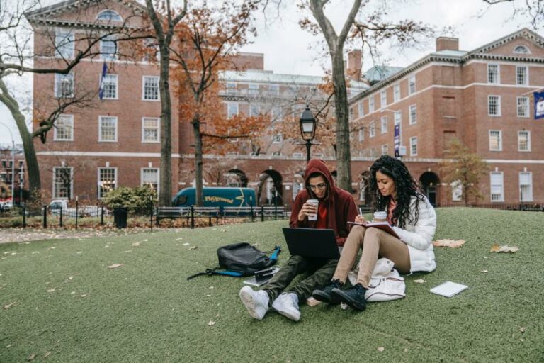 10 Tips To Prepare For College Life