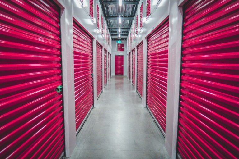 How to Safely Store Furniture in a Storage Unit Without Damage
